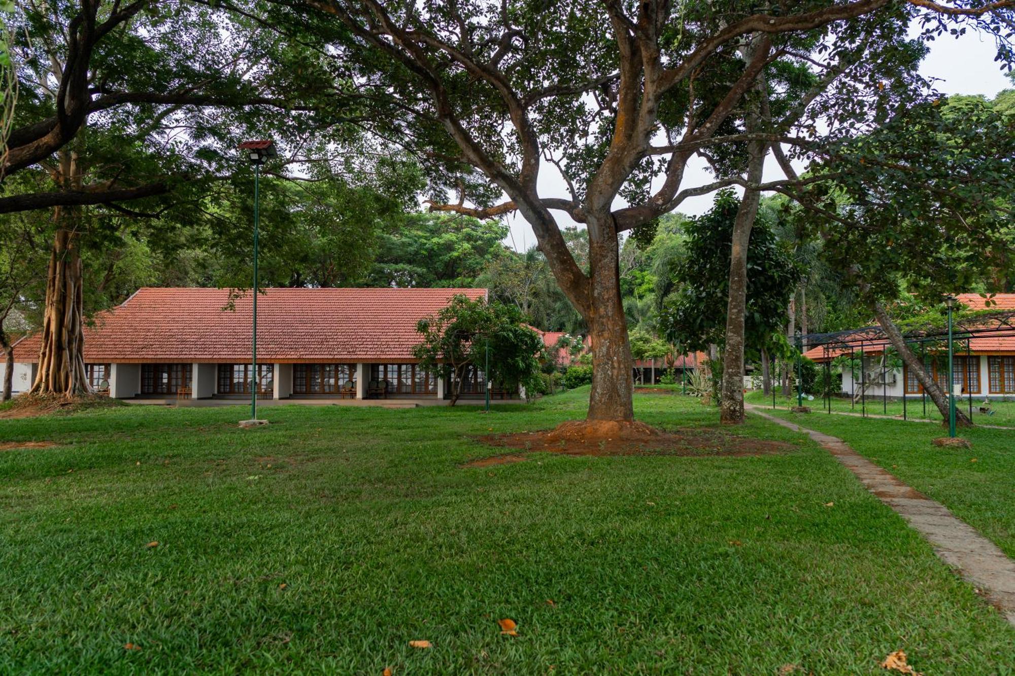 Ktdc Kumarakom Gateway Resort Alappuzha Buitenkant foto